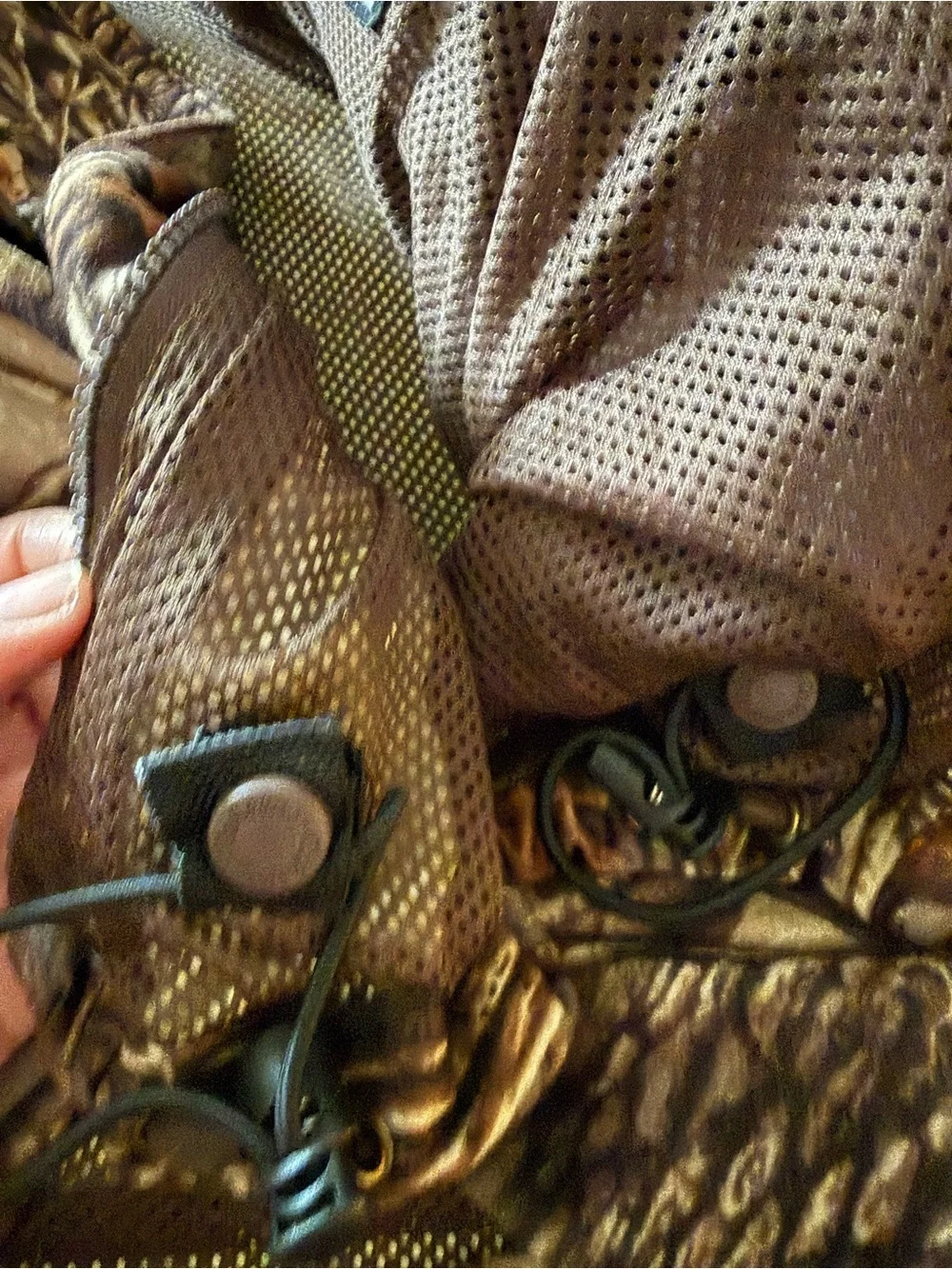 Cabela’s Men’s Large Gore-Tex Hunting Jacket Seclusion 3D Camoflauge Hunting.